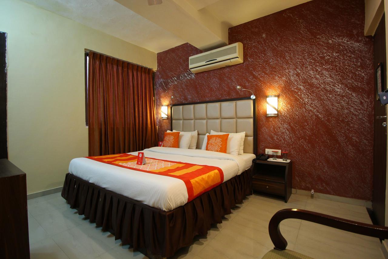 Oyo 8786 Hotel Maan Residency Ahmedabad Exterior photo