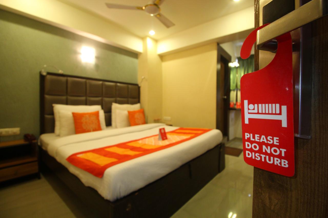 Oyo 8786 Hotel Maan Residency Ahmedabad Exterior photo