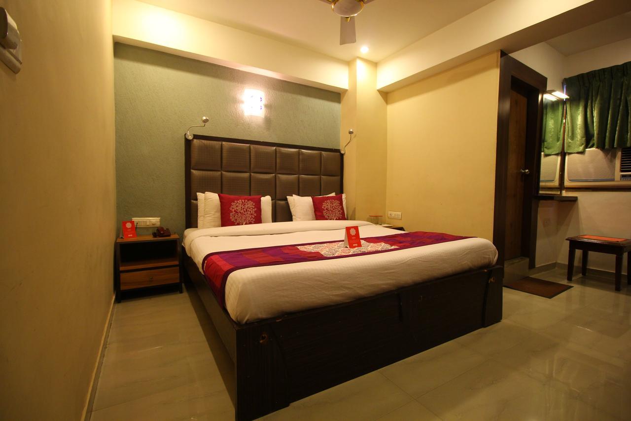 Oyo 8786 Hotel Maan Residency Ahmedabad Exterior photo